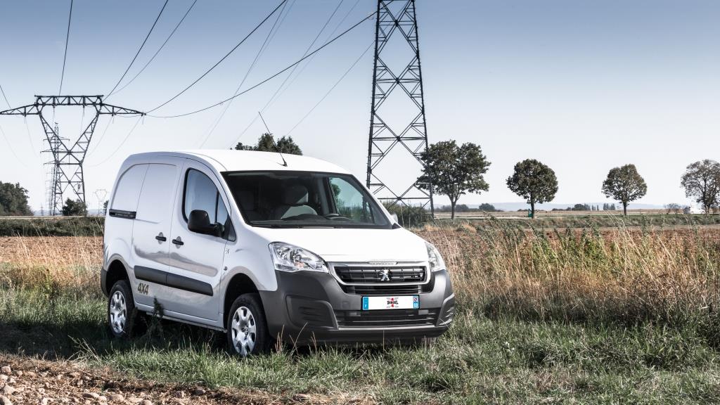 Теперь с полным приводом: автомобили PEUGEOT доступны в исполнении 4x4 от DANGEL